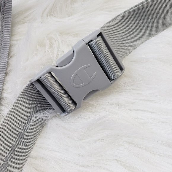 Champion NWOT Large Embroidered logo front waist fanny pack - Picture 13 of 13